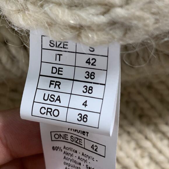 Beatrice.b S Womens Laminated Gold Waistcoat Sweater Jumper Metallic - Picture 9 of 11